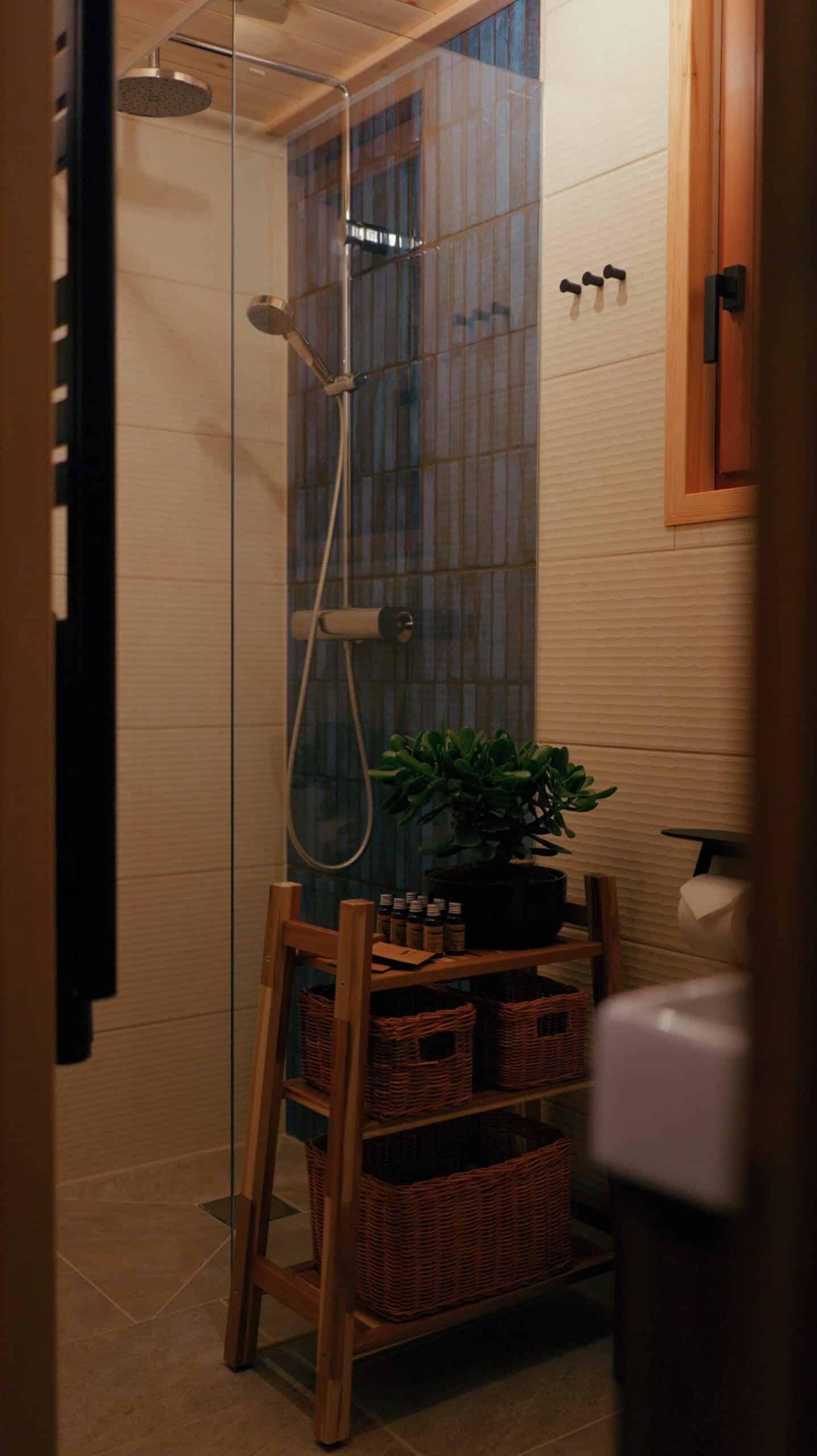 Cozy Glamping fa vendégház fürdőszobája